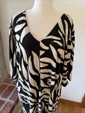 NIC+ZOE Black and Cream V-Neck Dress